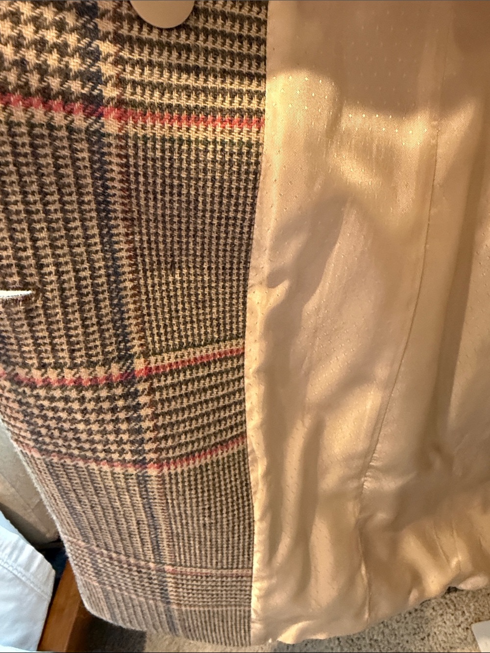 Sézane Johnson coat US 4 - Double-Breasted Plaid Coat - Gray with Pink Accents - Picture 4 of 13